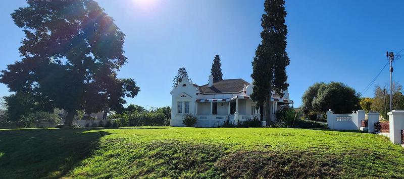 4 Bedroom Property for Sale in Bergzicht Western Cape